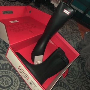 Original Black back strap hunter boots🐾